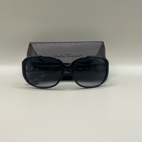 Salvatore Ferragamo SF609S Sunglasses - Picture 4 of 10